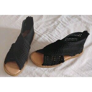 Born Iwa Macrame Sandals Shoes Women's Sz 7 Black Woven Flat Casual EUC Boho